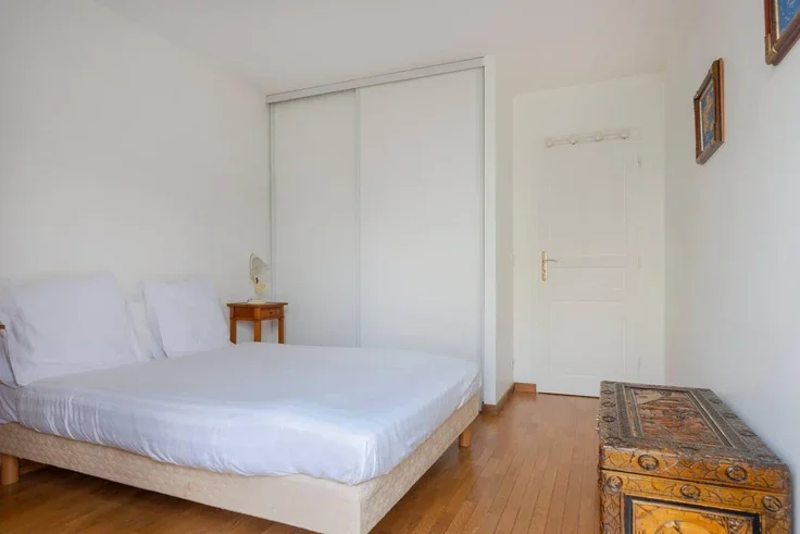 Flat Rue d'Arsonval in Paris