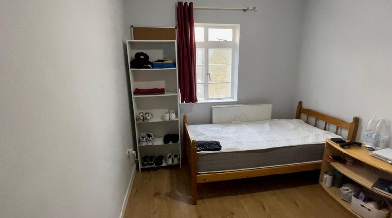 Room Fanshaw Street in Greater London