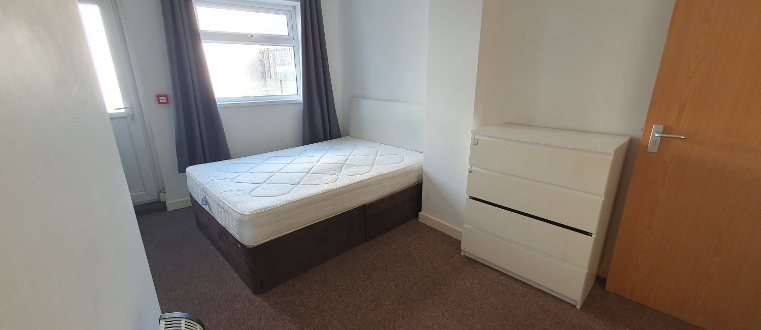 Flat West Luton Place in Cardiff