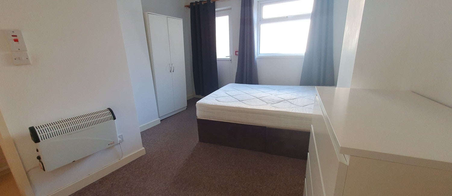 Flat West Luton Place in Cardiff