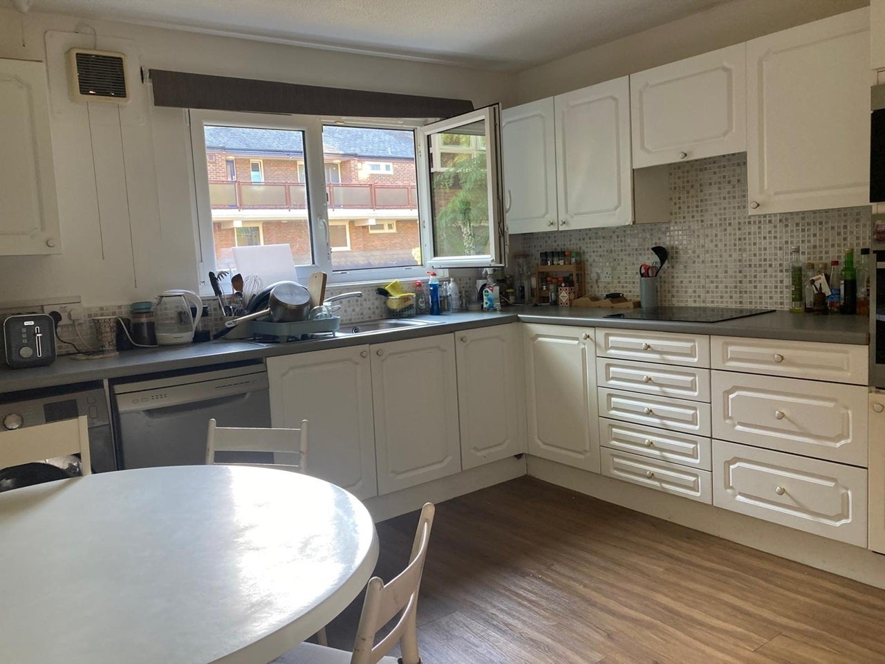Room Pollitt Drive in City of Westminster