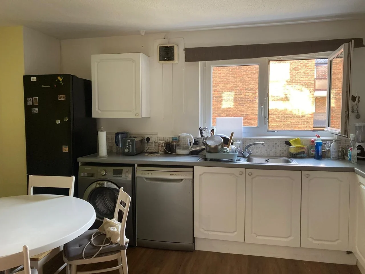Room Pollitt Drive in City of Westminster