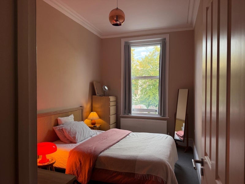 Flat Mowll Street in Greater London