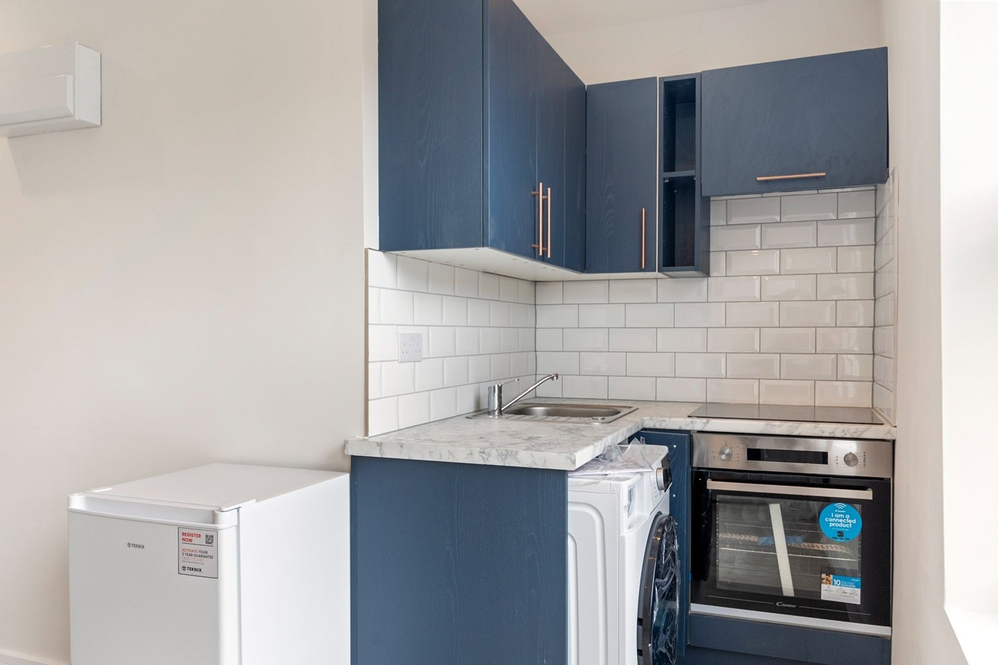 Flat Lansdowne Road in Greater London