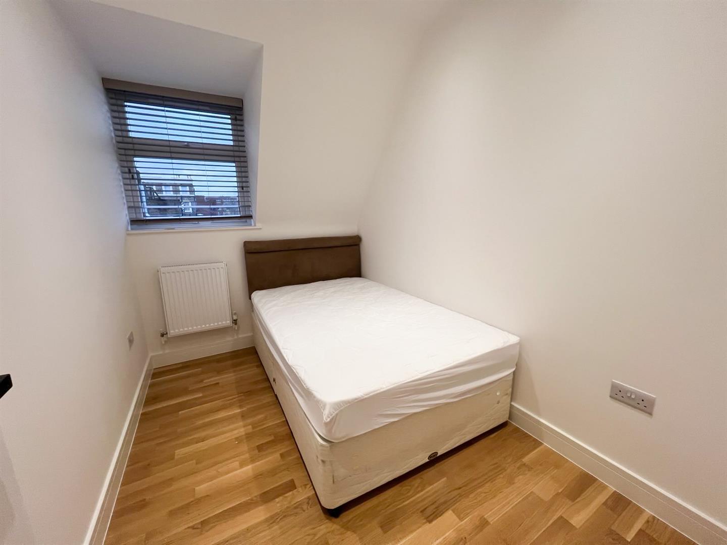 Flat London Road in Greater London