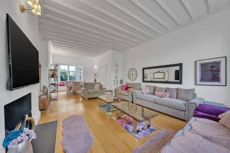 Flat Lower Belgrave Street in City of Westminster