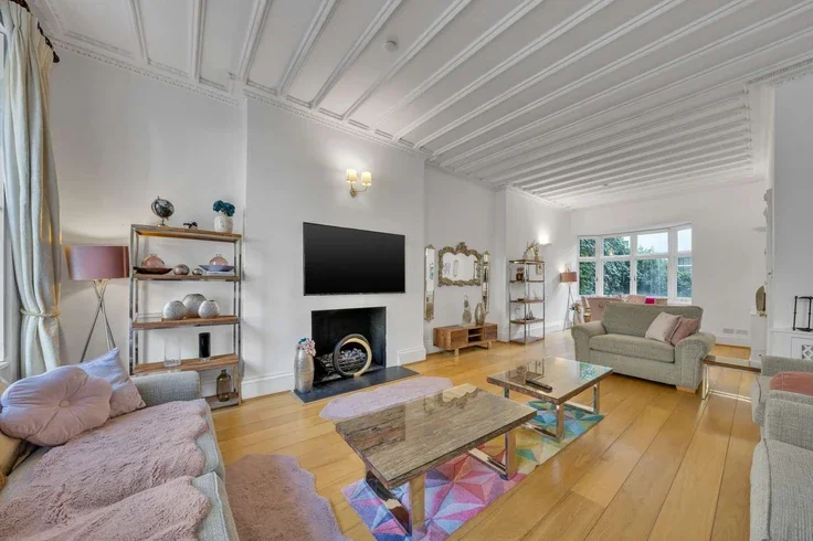 Flat Lower Belgrave Street in City of Westminster