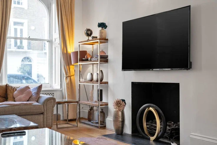 Flat Lower Belgrave Street in City of Westminster