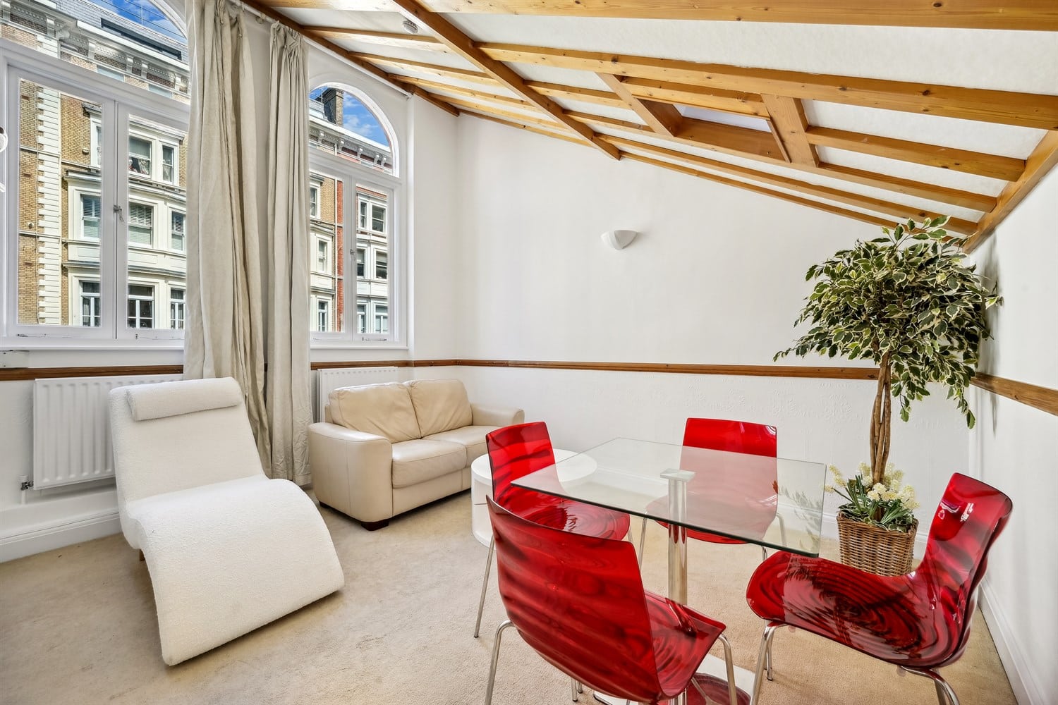 Flat Harrington Gardens in Greater London