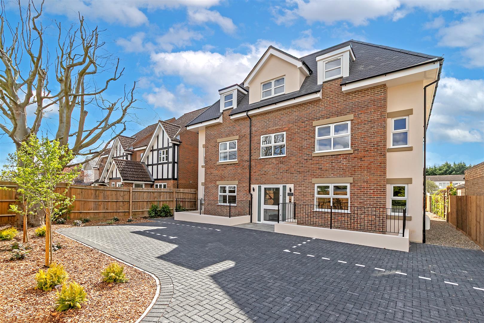 Flat Hatfield Road in St Albans