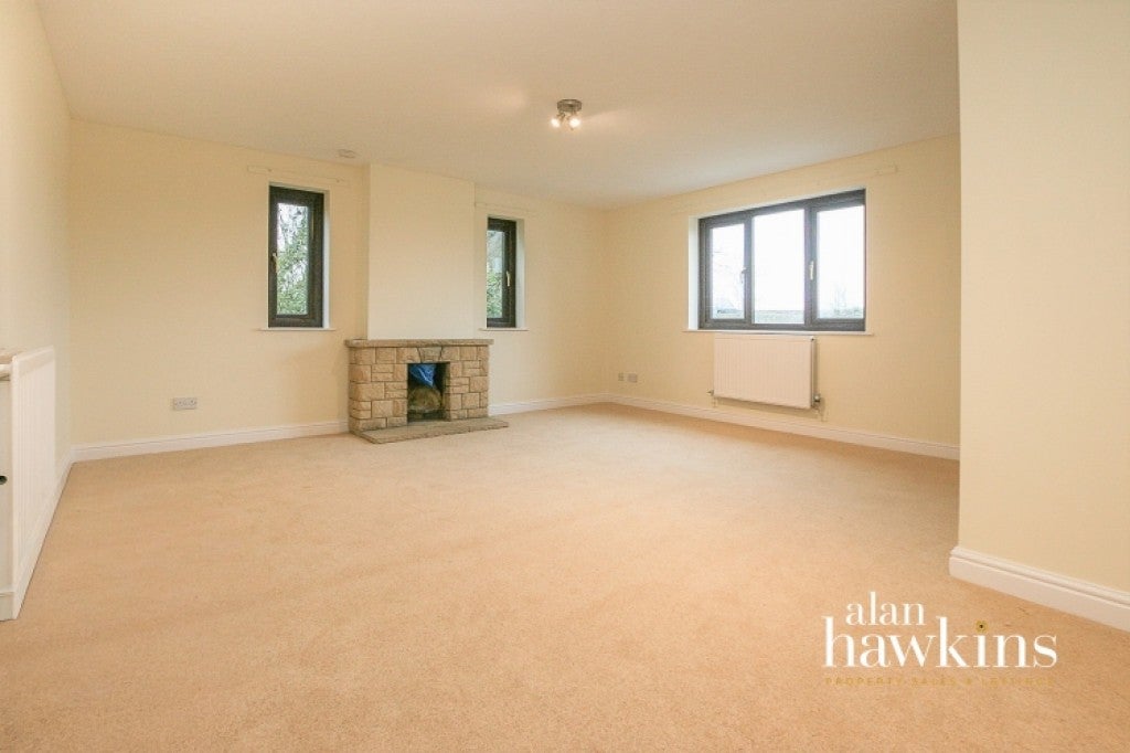 House Olivemead Lane in Dauntsey