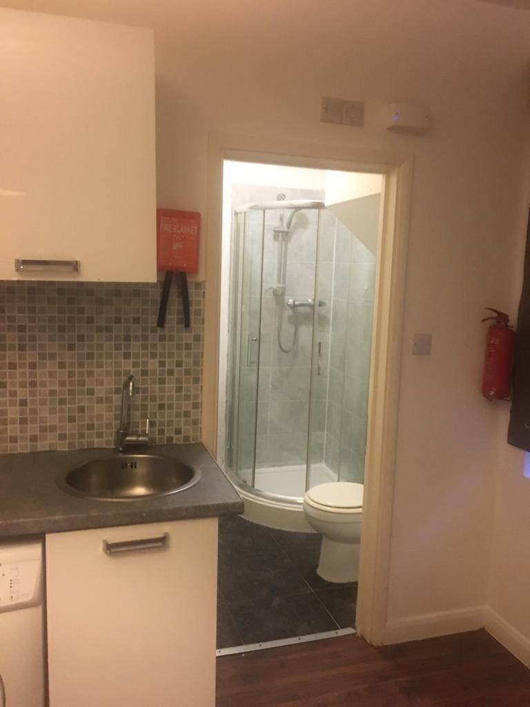 Room Robert Street in Greater London