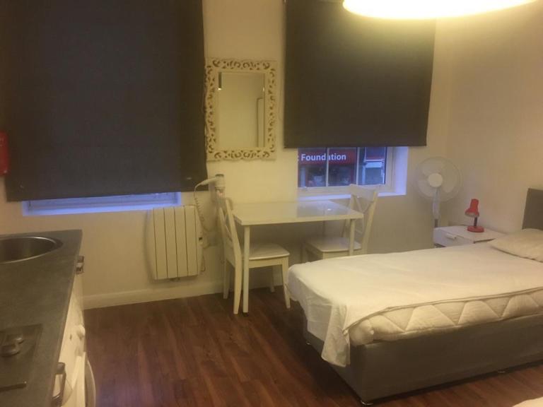 Room Robert Street in Greater London