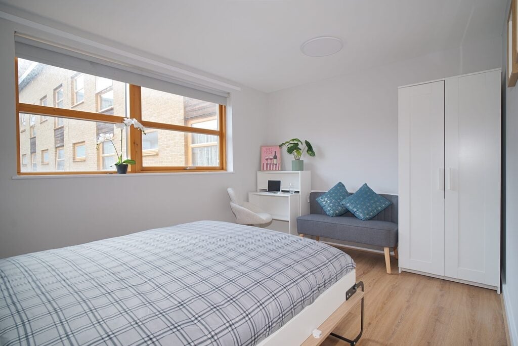 Room Denmark Place in Greater London