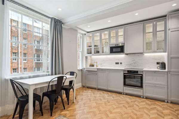 Flat Queensway in City of Westminster