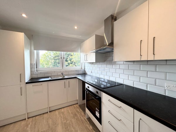 Flat Linton Court in London
