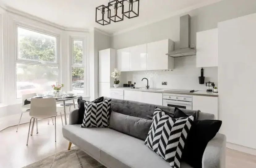 Flat Lymington Road in Greater London