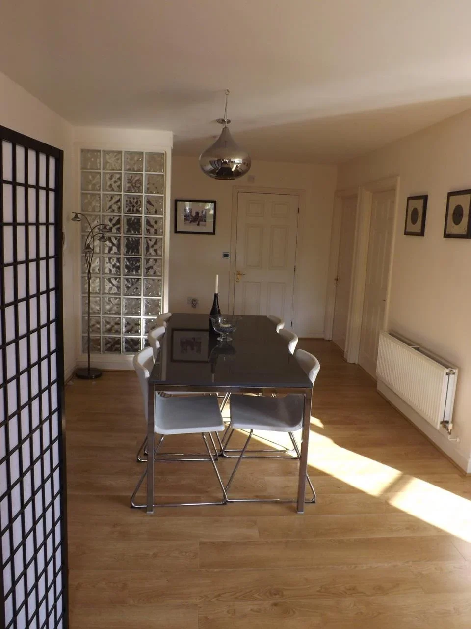 Flat Chestnut Grove in Greater London