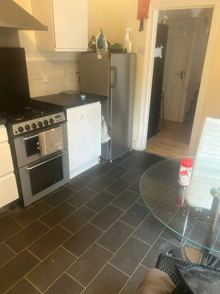 Room Pellerin Road in Greater London