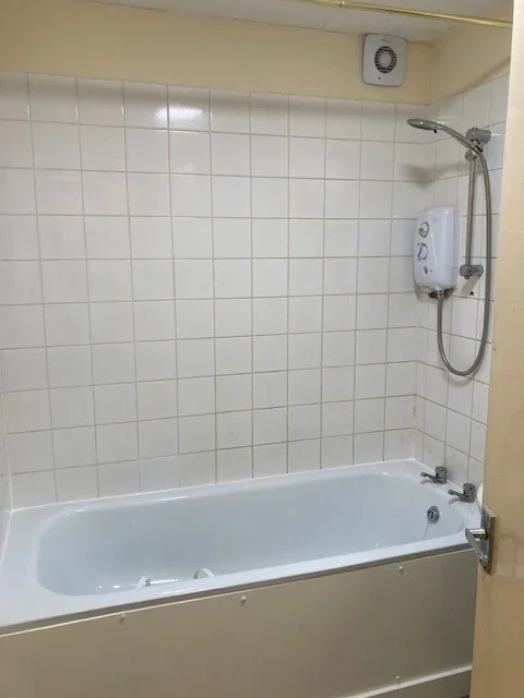 Flat Larmans Road in Greater London