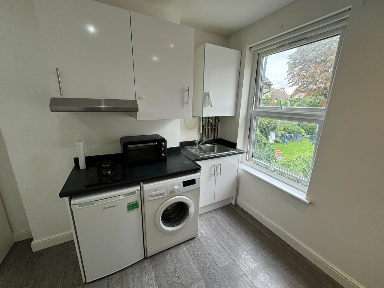 Flat Blenheim Gardens in Greater London