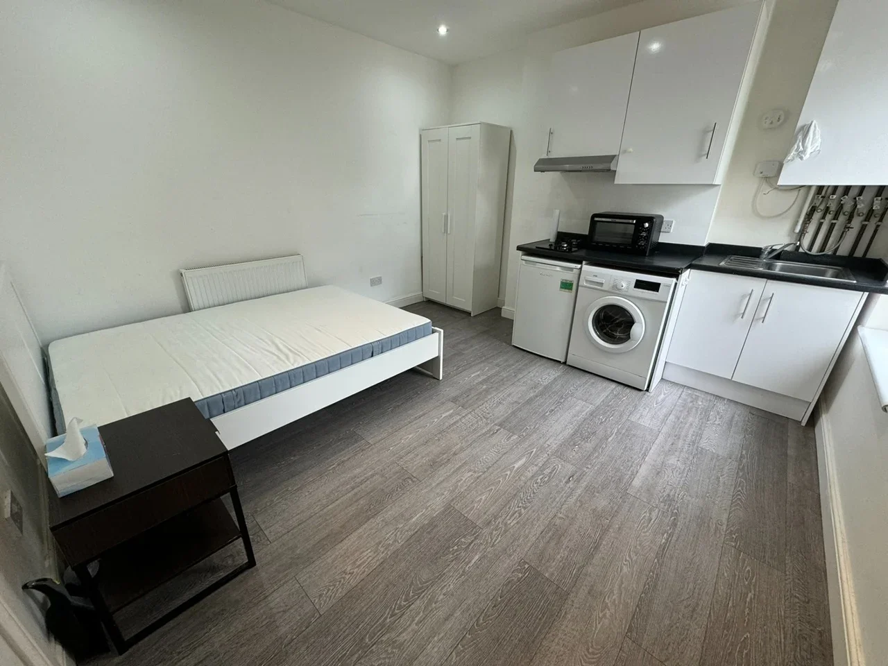 Flat Blenheim Gardens in Greater London