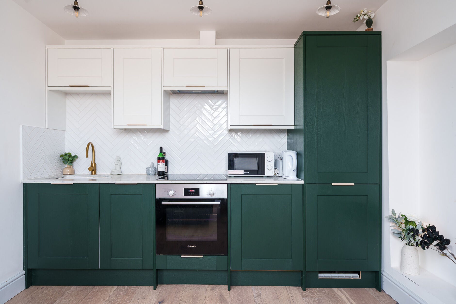 Flat Frithville Gardens in Greater London