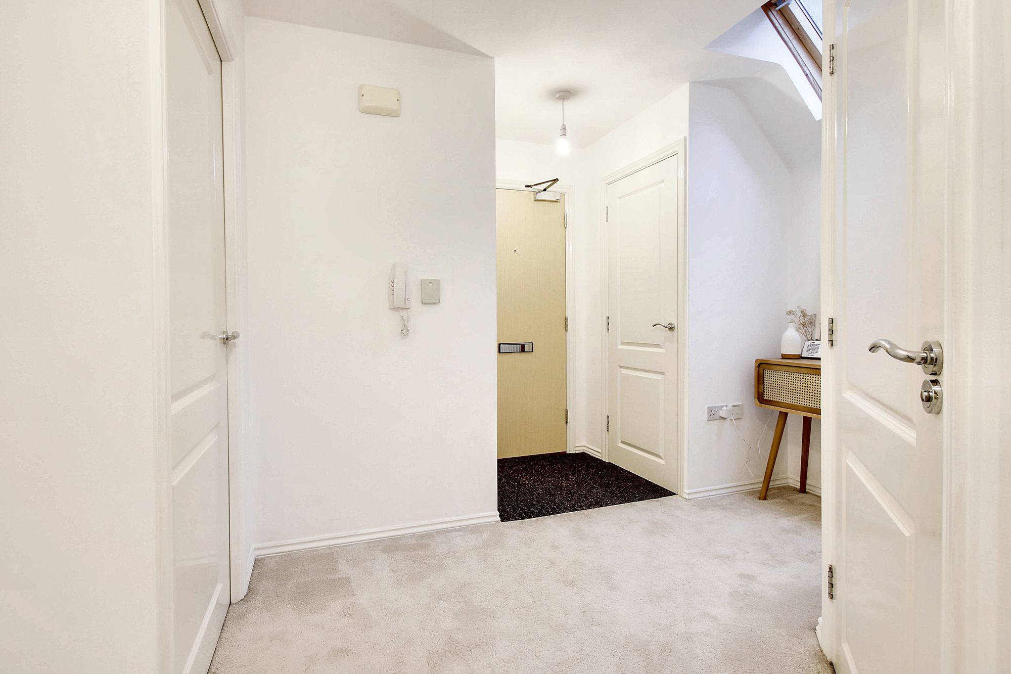 Flat Barradale Court in Leicester