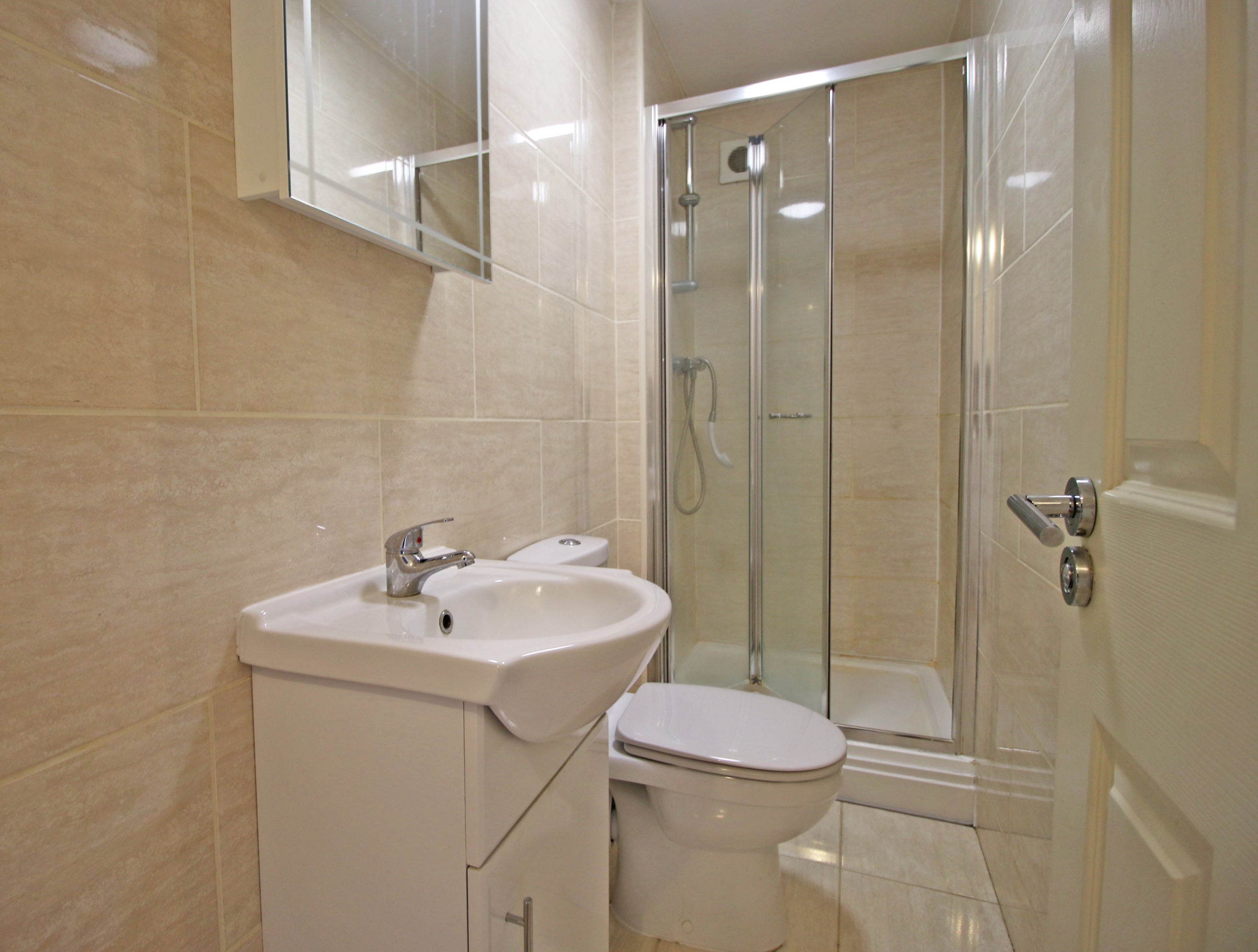Flat Goldington Road in Bedford