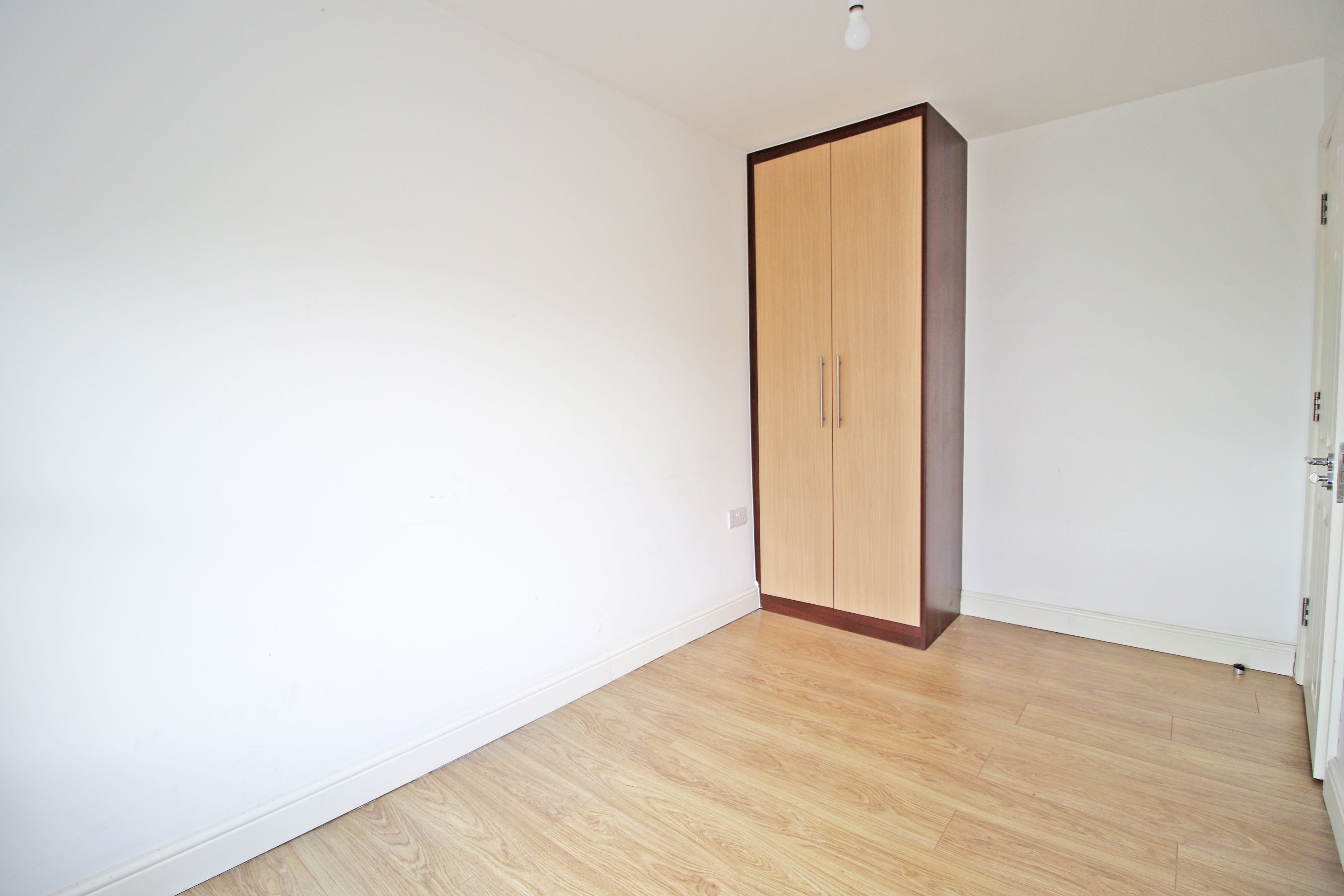 Flat Goldington Road in Bedford