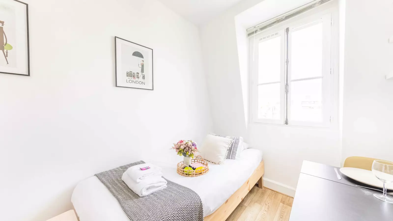 Appartement Cours Albert-Iᵉʳ à Paris