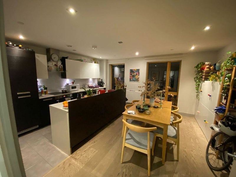 Room Laburnum Street in Greater London
