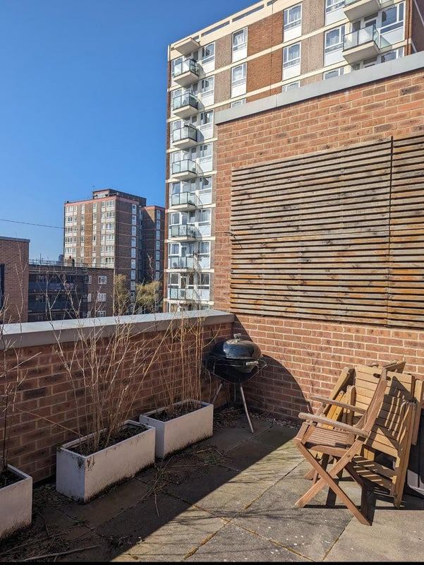 Room Laburnum Street in Greater London
