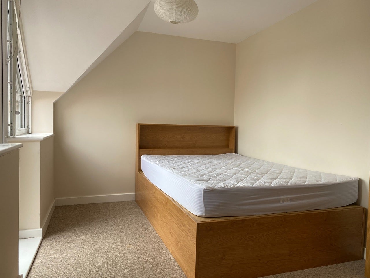 Flat Capstone Road in Bournemouth