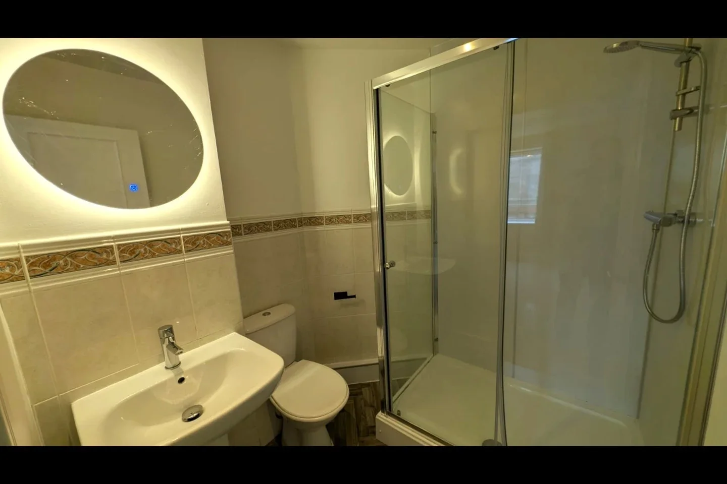Flat Oriental Terrace in Southampton