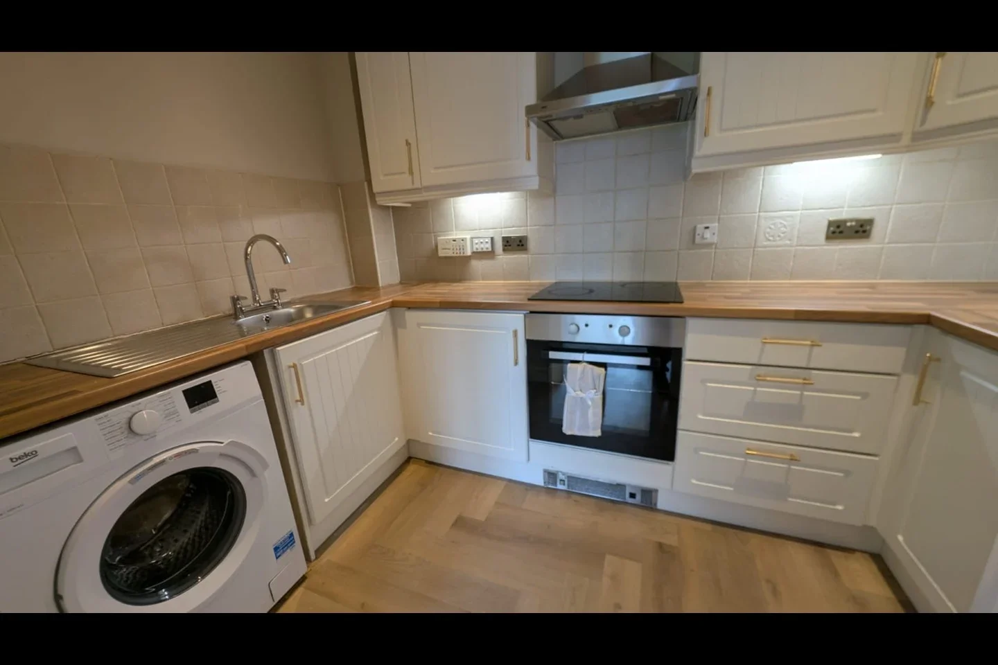 Flat Oriental Terrace in Southampton