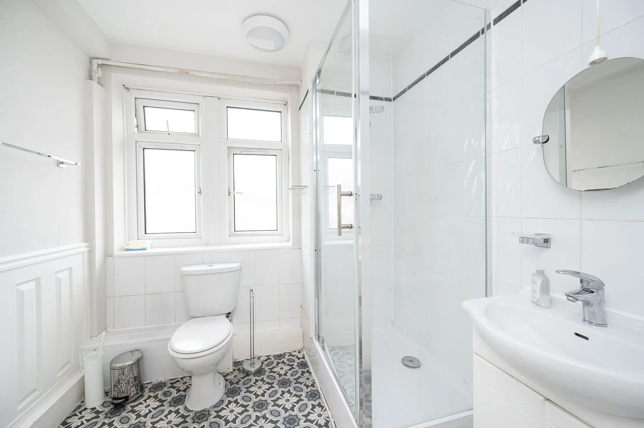 Flat Ernest Street in Greater London
