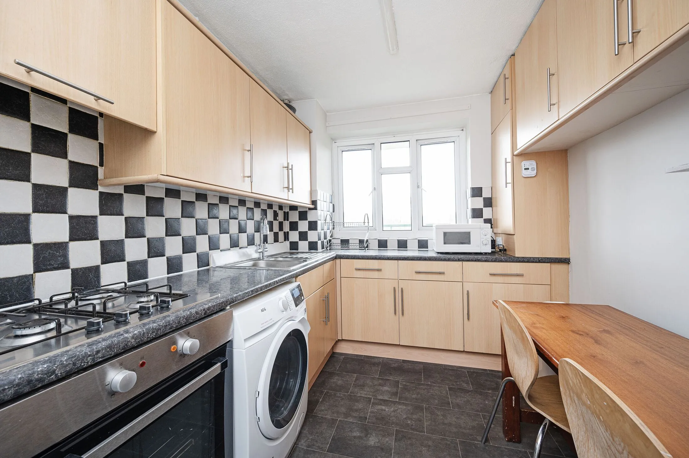 Flat Ernest Street in Greater London