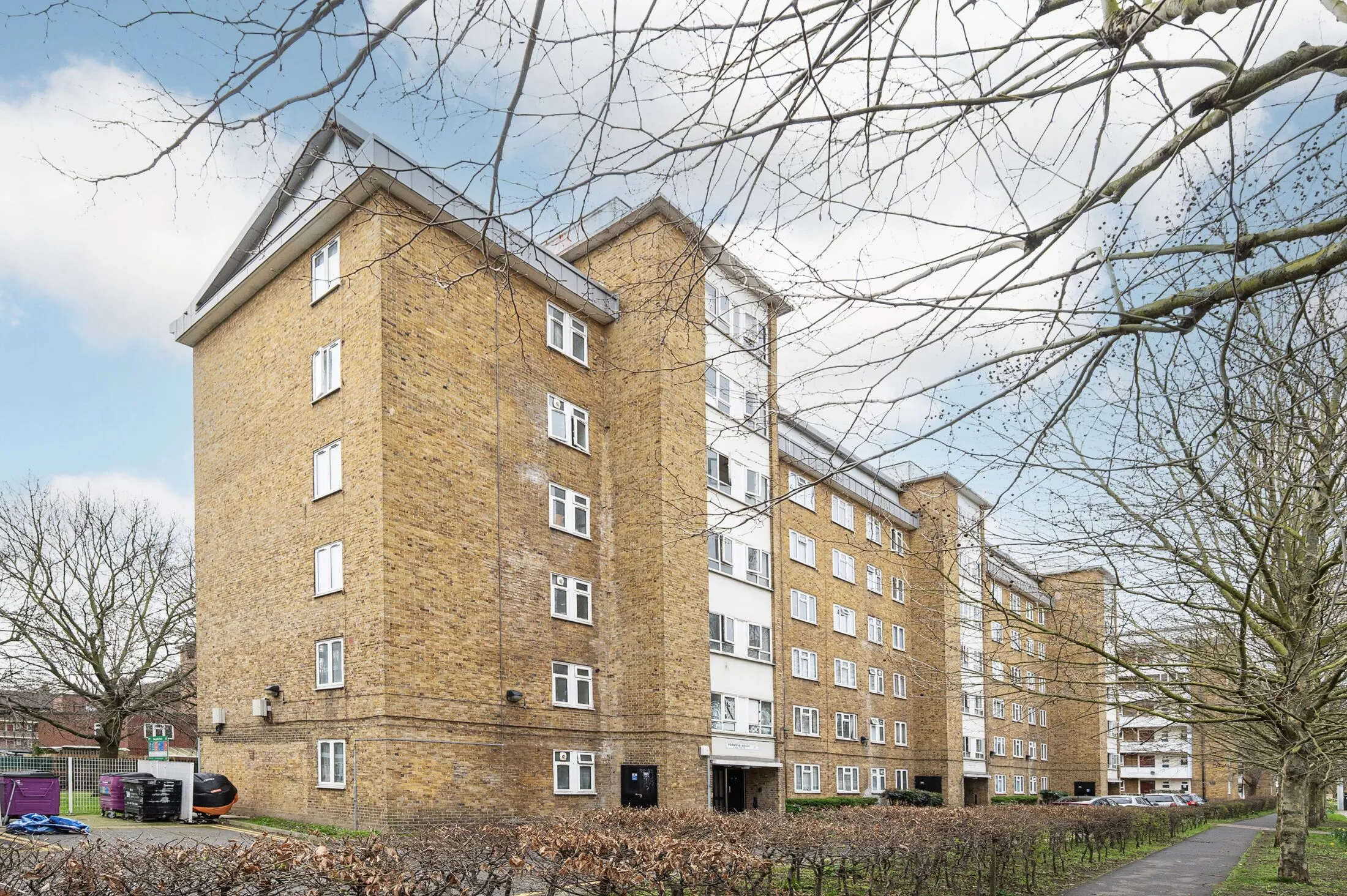 Flat Ernest Street in Greater London