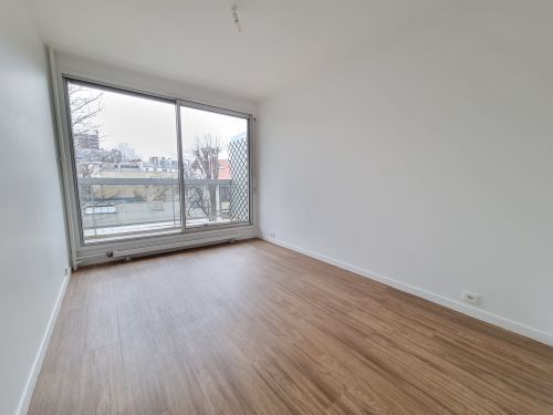 Flat Rue Championnet in Paris