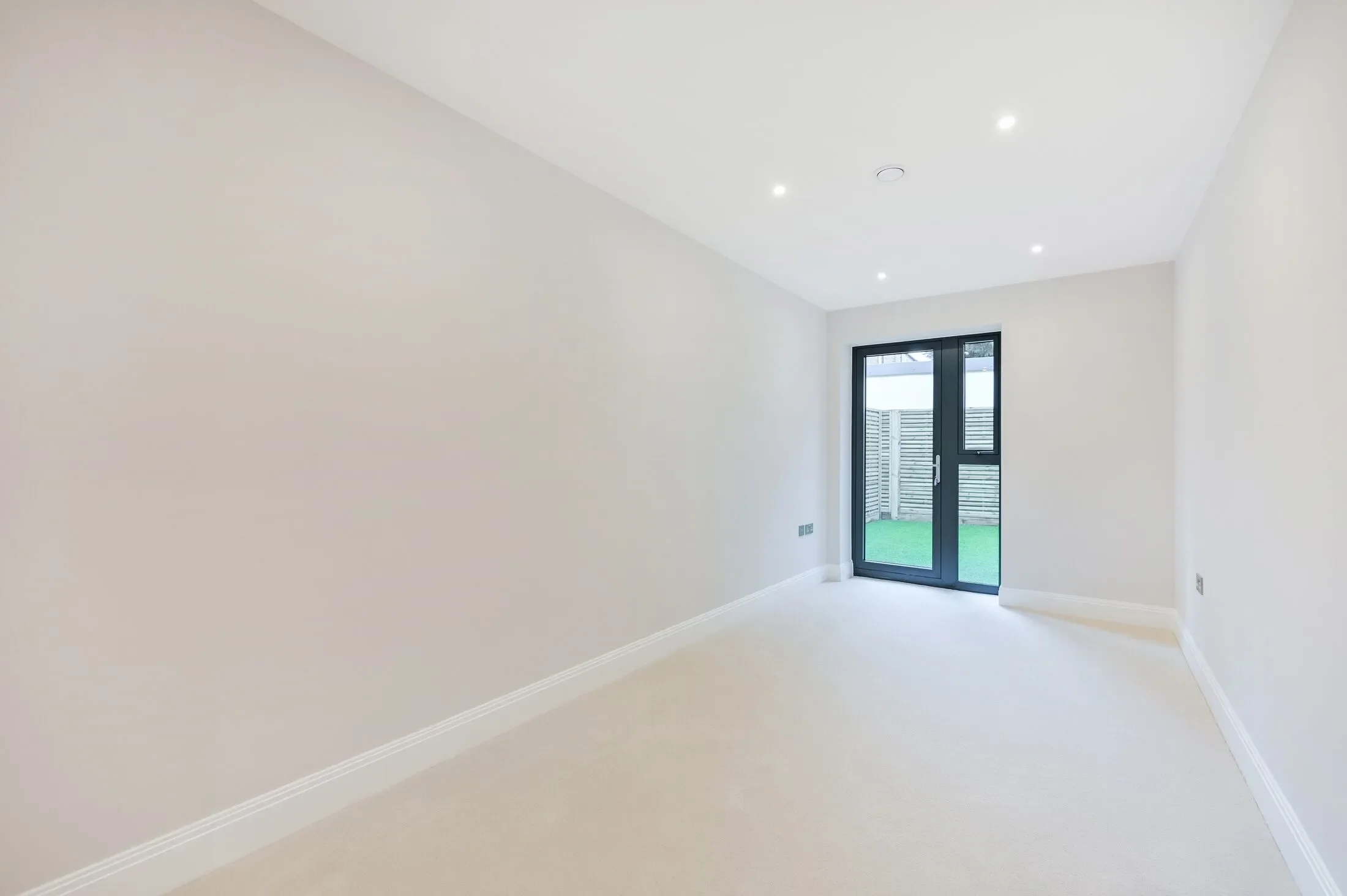 Flat Merton Road in Greater London