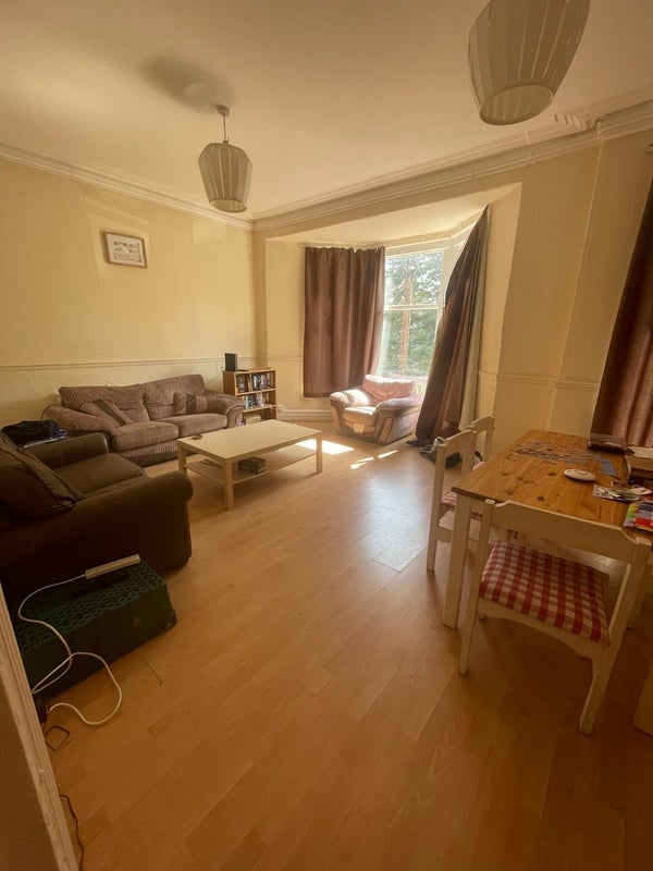 Room Oakfield Street in Cardiff