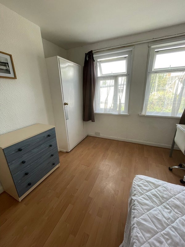 Room Oakfield Street in Cardiff