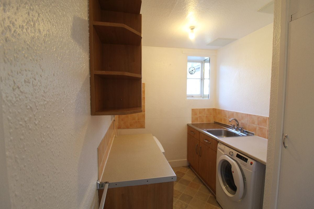 Flat Upper Bristol Road in Weston-super-Mare