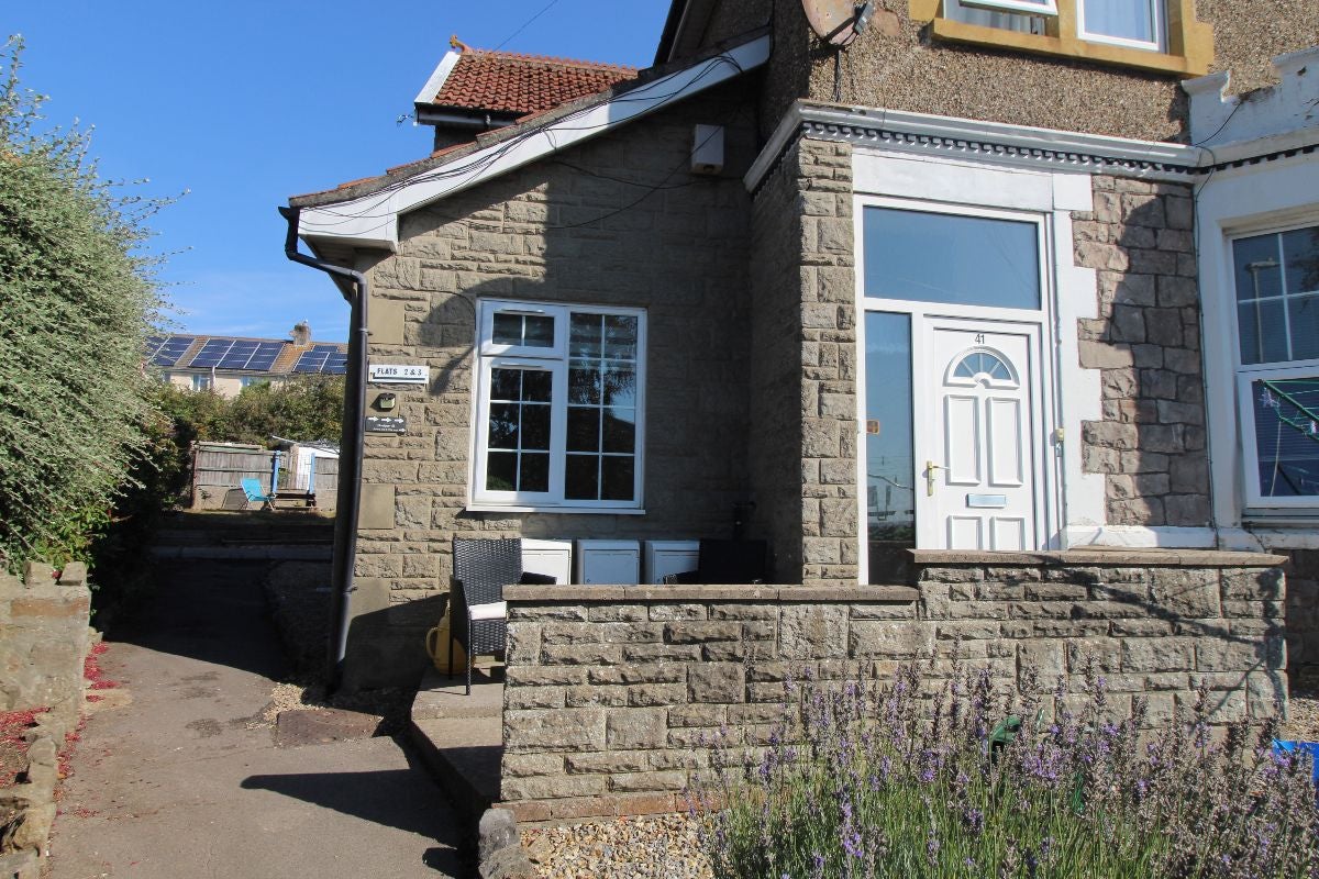 Flat Upper Bristol Road in Weston-super-Mare