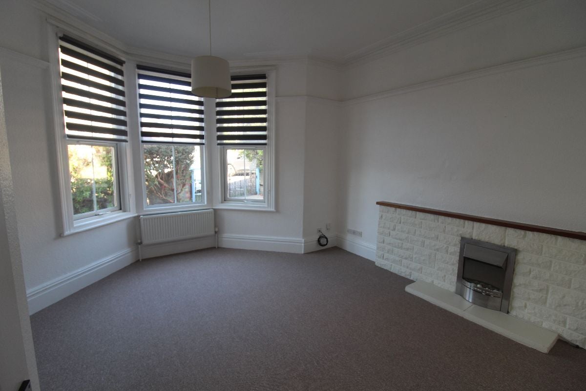 Flat Upper Bristol Road in Weston-super-Mare