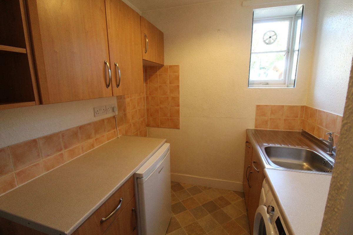 Flat Upper Bristol Road in Weston-super-Mare