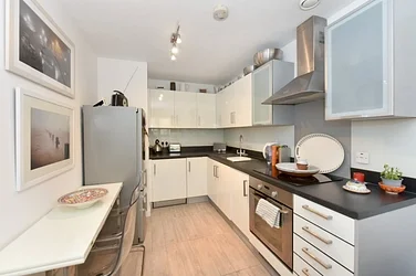 Flat Peabody Avenue in City of Westminster