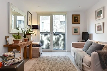 Flat Peabody Avenue in City of Westminster