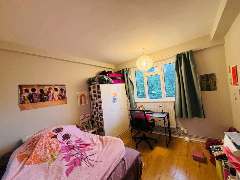 Room Nelson Square in Greater London